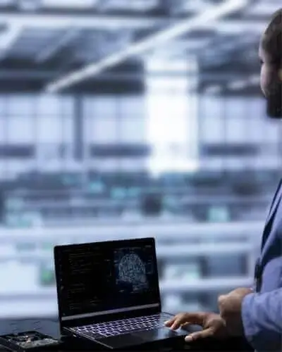 Arquitectura de automatización escalable con PLC y redes industriales